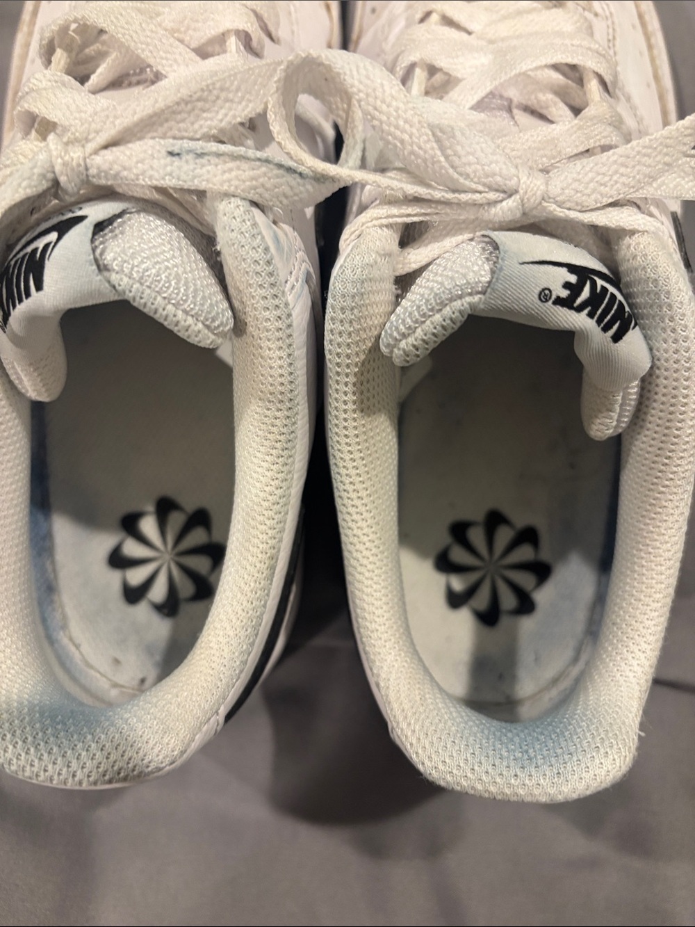 Nike Women’s Court Vision Sneakers 7.5 - Picture 7 of 7